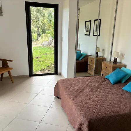 فيلة Domaine Les Hauts De Capicciola